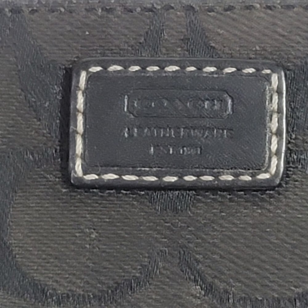 COACH WOMEN SIGNATURE WRISTLET BLACK - Picture 3 of 12
